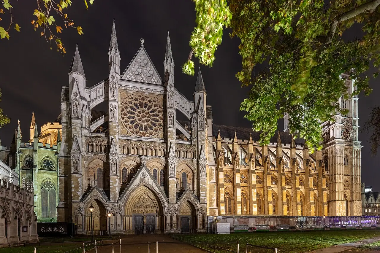 Westminster Abbey lit up at night