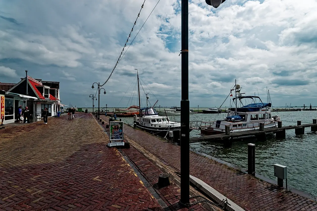Volendam harbour
