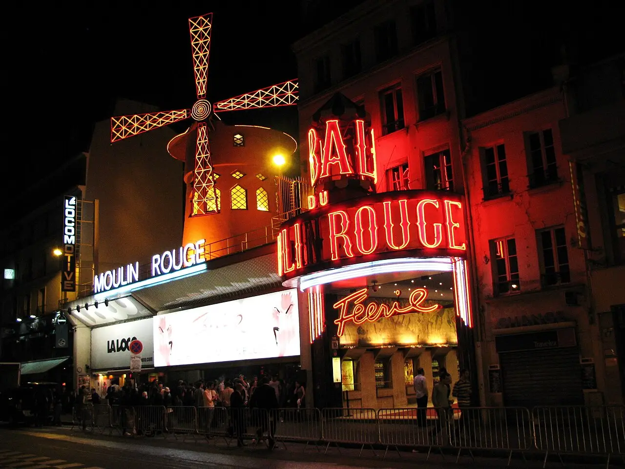 The Moulin Rouge on Boulevard de Clichy at night