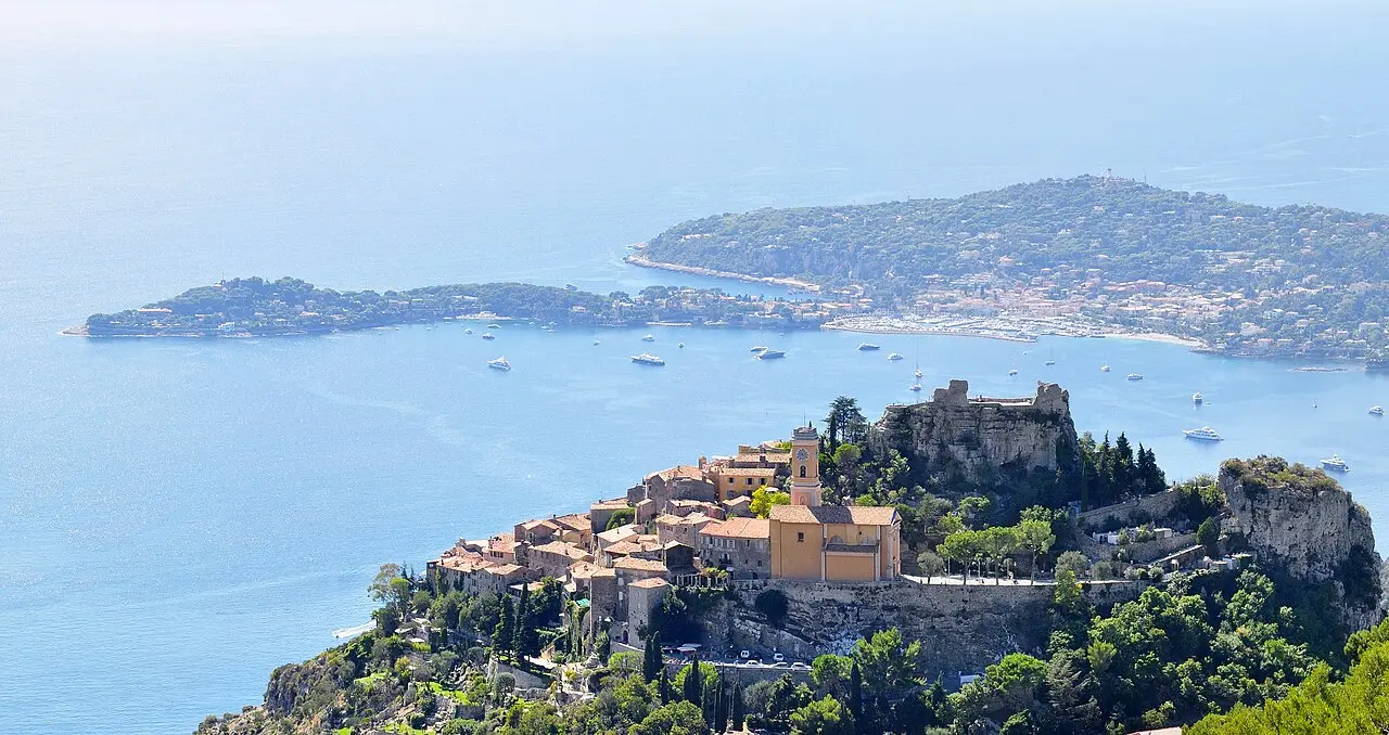 The hilltop village of Èze above the sea
