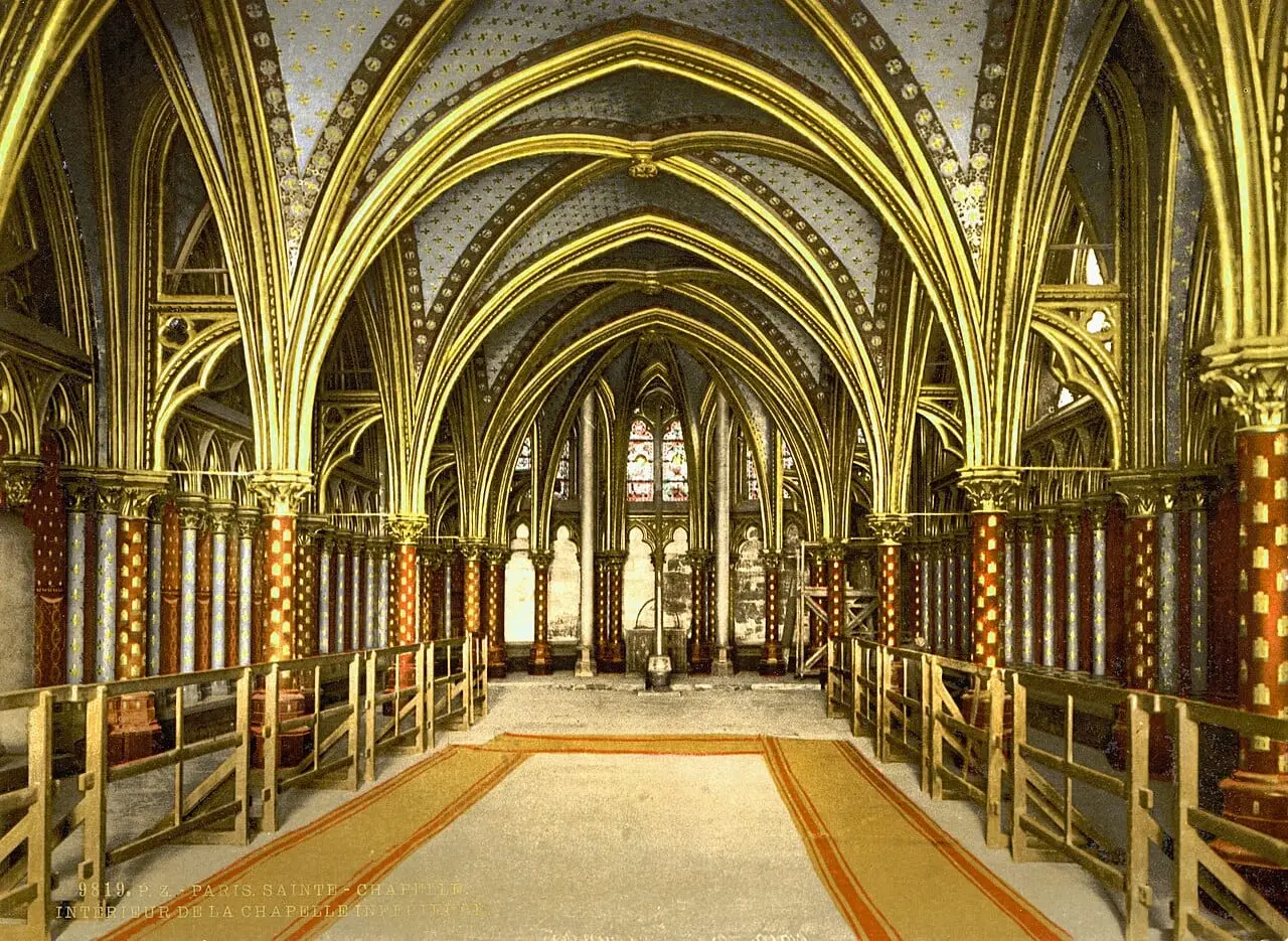 The painted lower chapel of Sainte-Chapelle