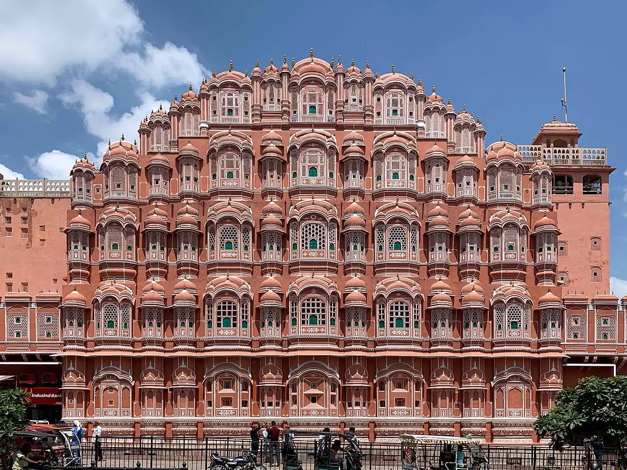 The pink honeycomb façade of the Hawa Mahal