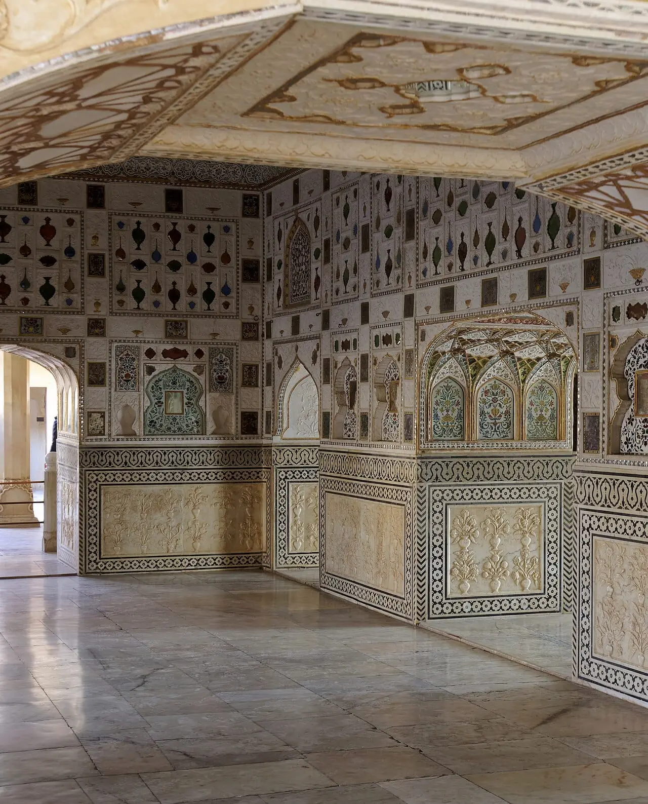 Carved and mirrored halls inside Amber Fort