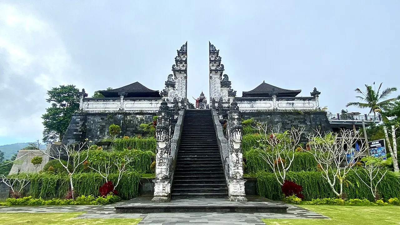 The dragon staircase at Pura Lempuyang