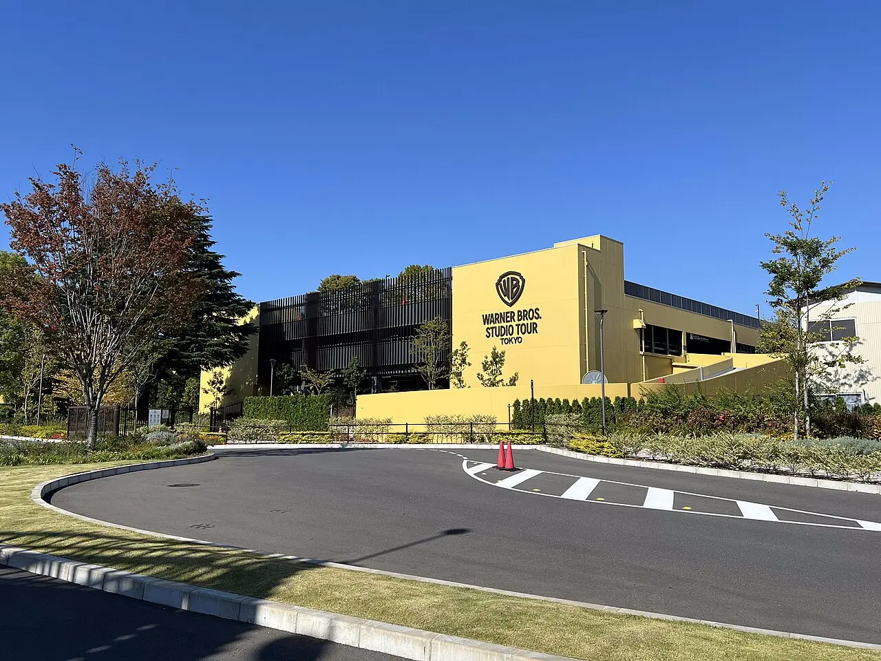 The entrance building of Warner Bros. Studio Tour Tokyo