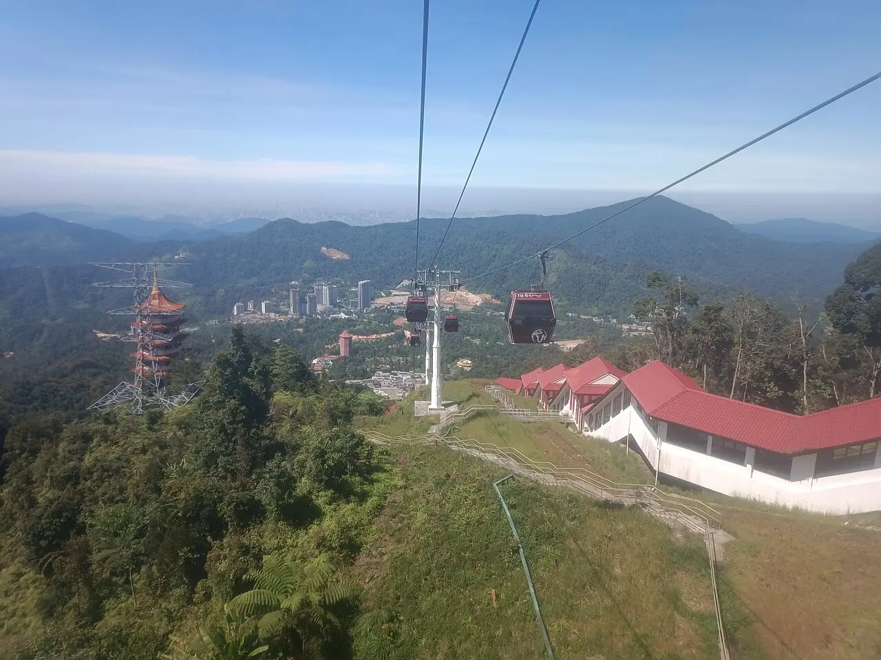 Cable cars and the Chin Swee temple pagoda