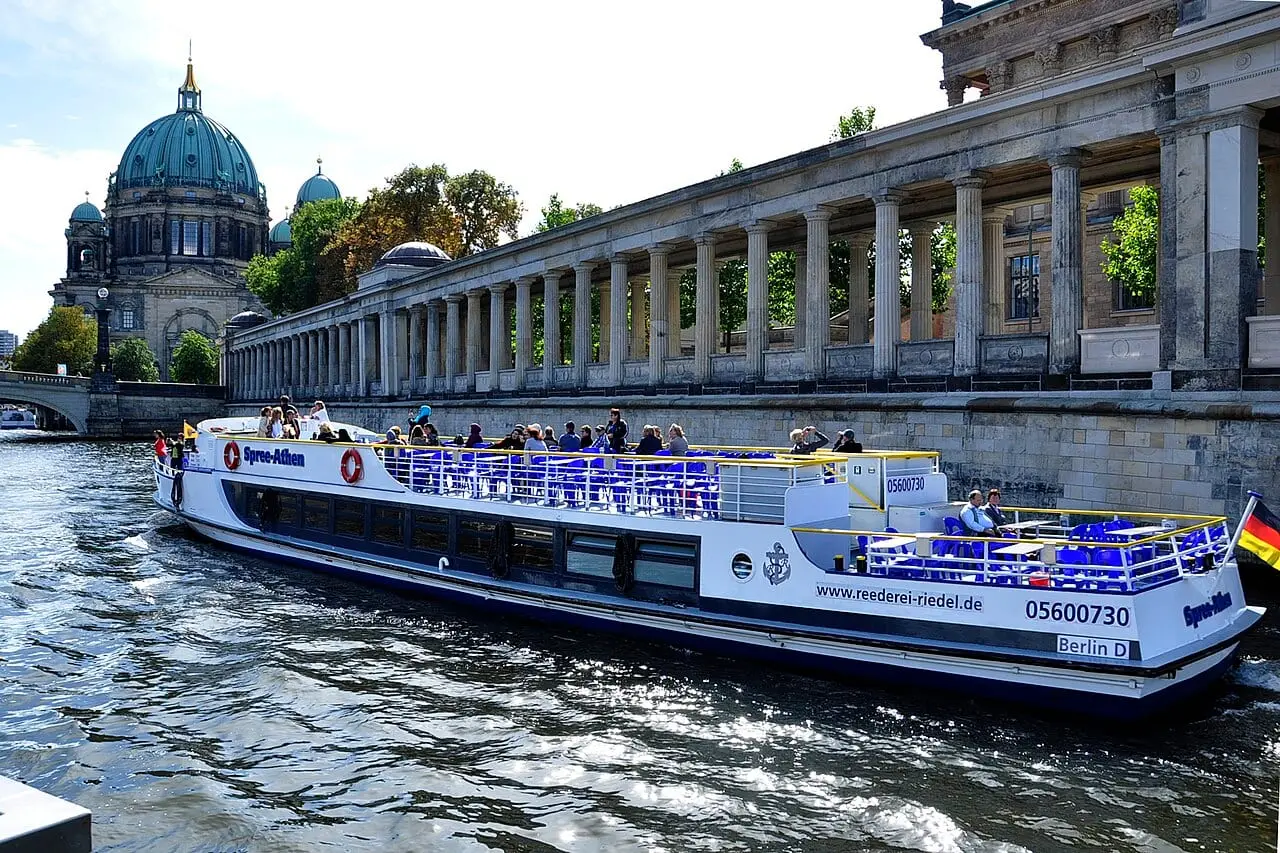 A sightseeing boat on the Spree at Museum Island