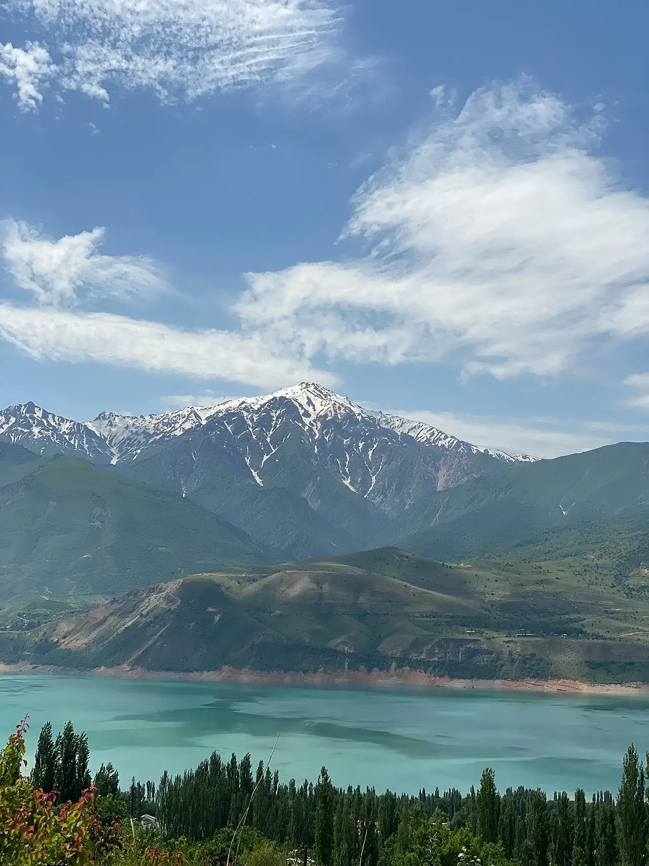 Mountains above the Charvak reservoir
