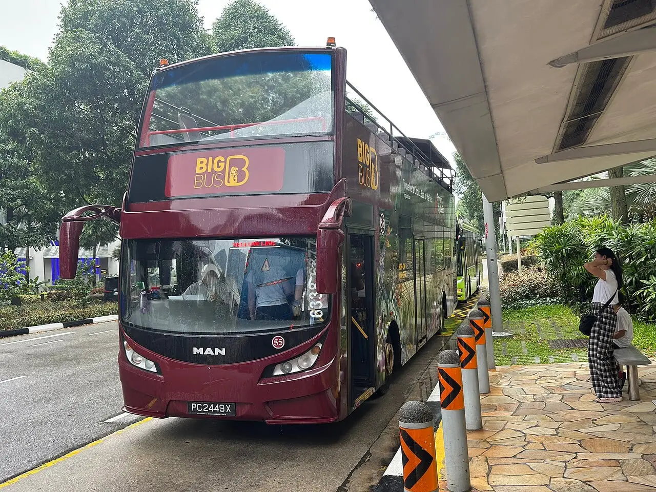 A Big Bus on the Yellow route in Singapore