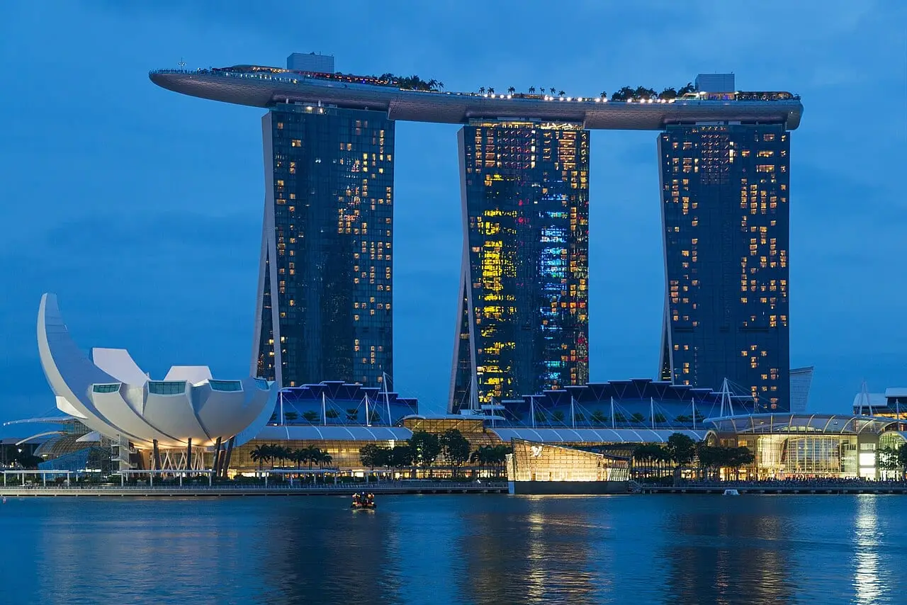 Marina Bay Sands and the ArtScience Museum lit up at night