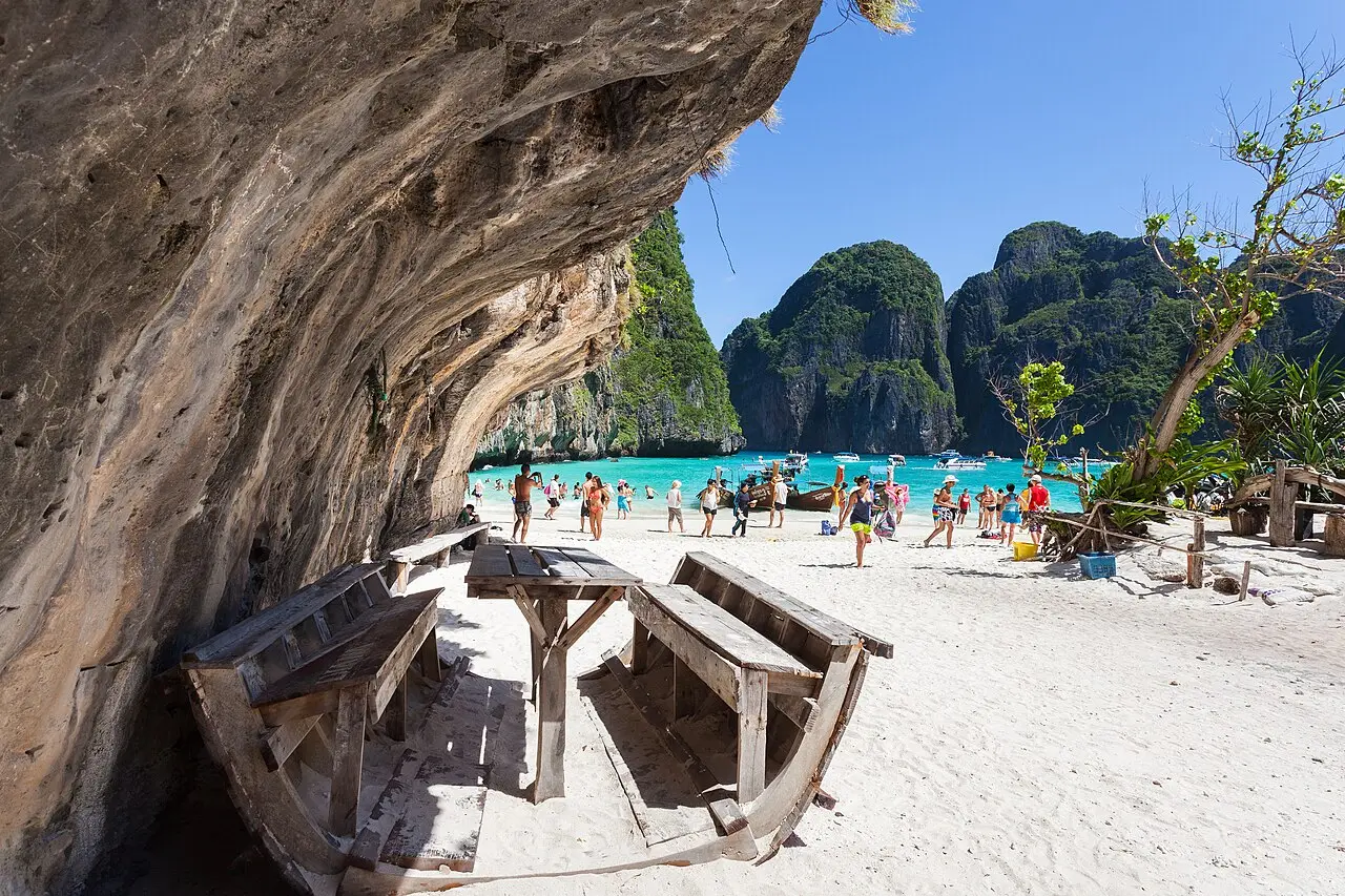 The beach and cliffs of Phi Phi Leh