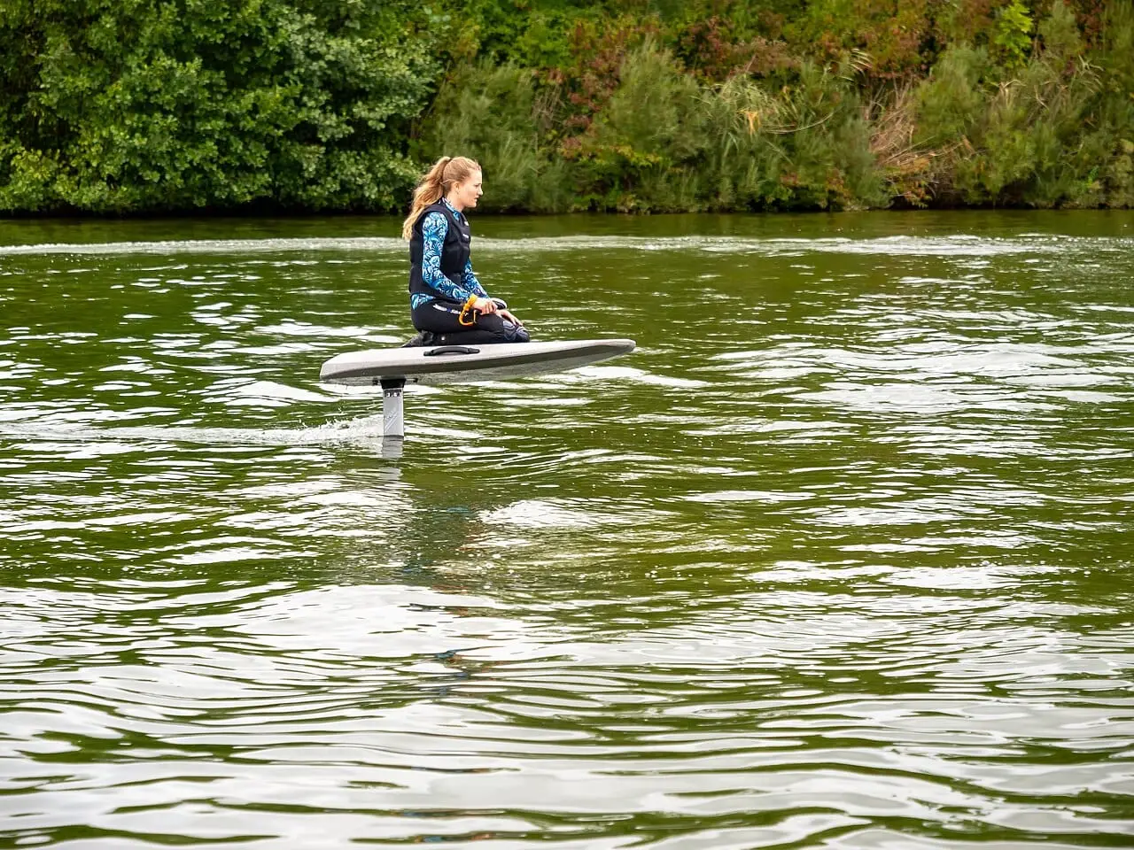 An eFoil gliding above the water