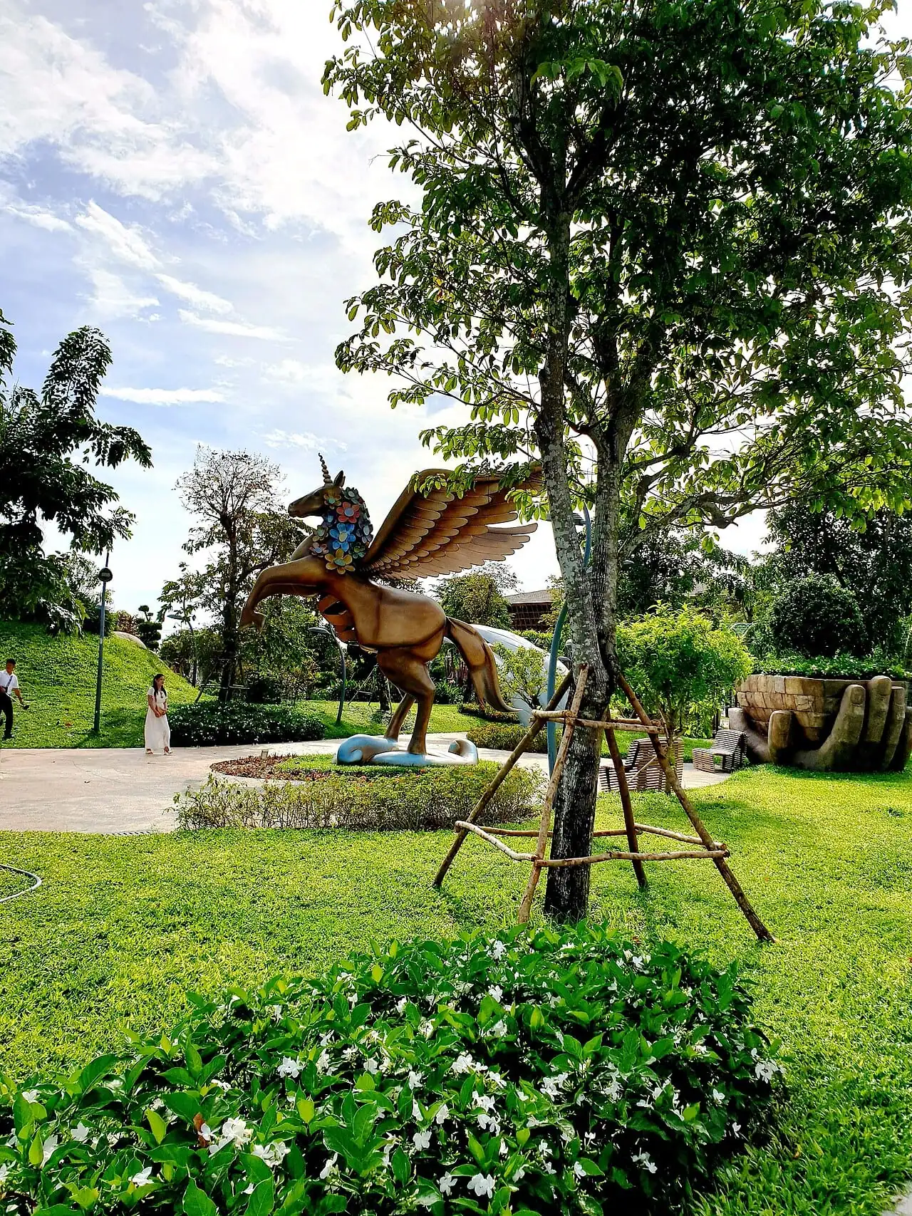 A winged-horse sculpture in the VinWonders gardens