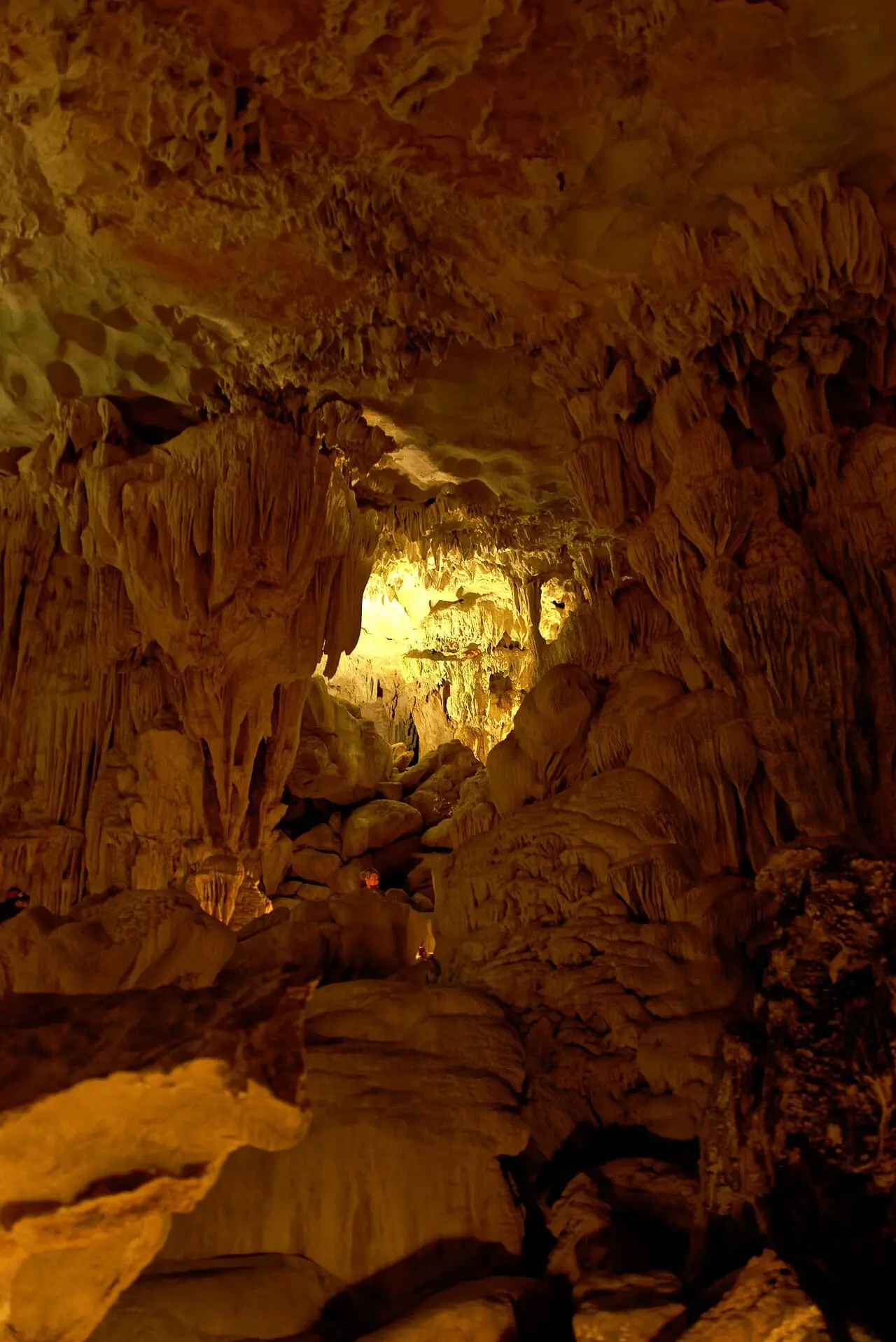 Inside Sung Sot Cave, Ha Long Bay