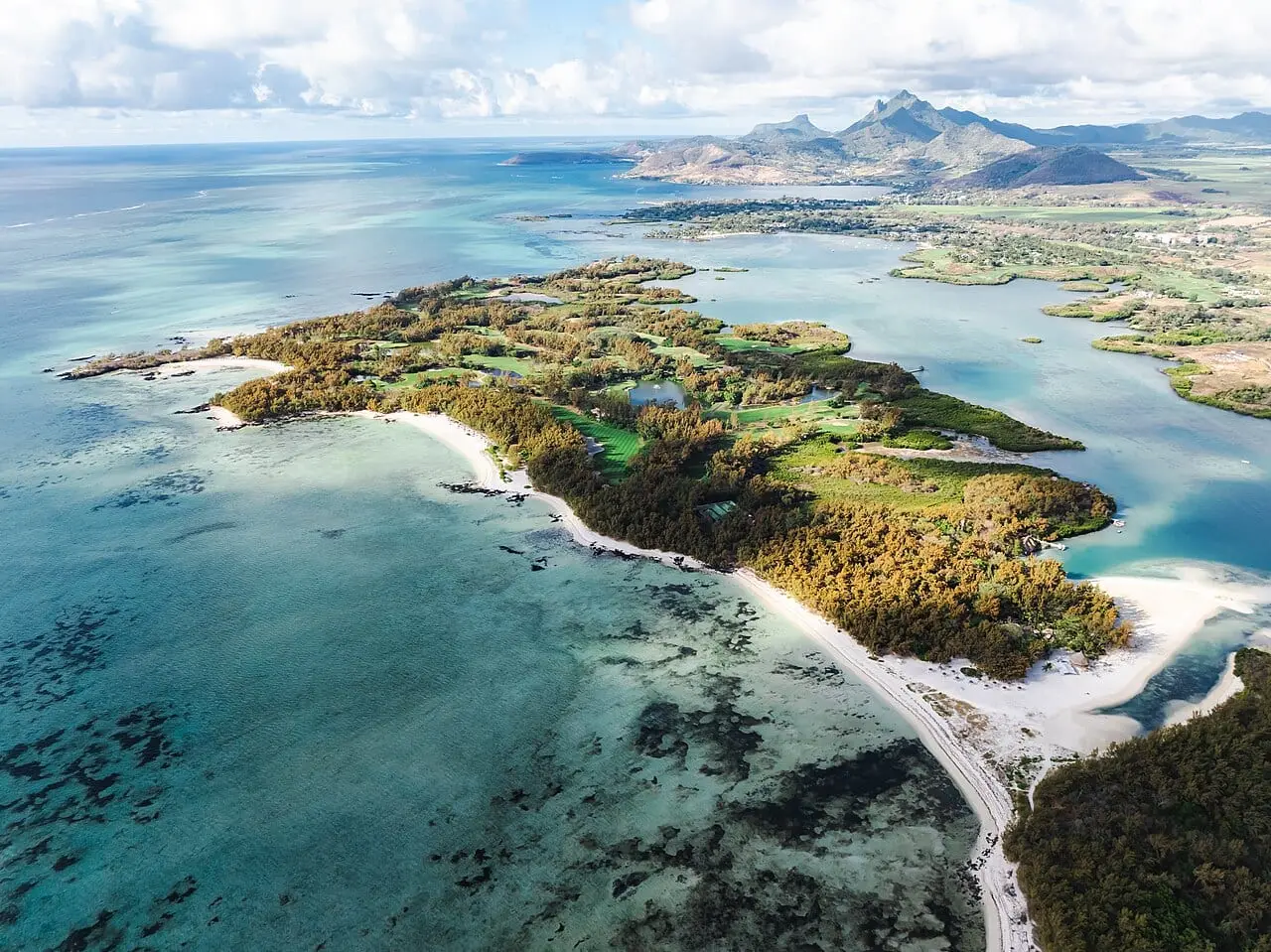 Ile aux Cerfs and its lagoon from the air