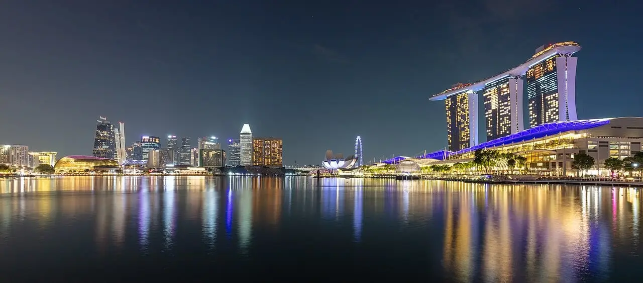 Marina Bay, Singapore, lit up at night